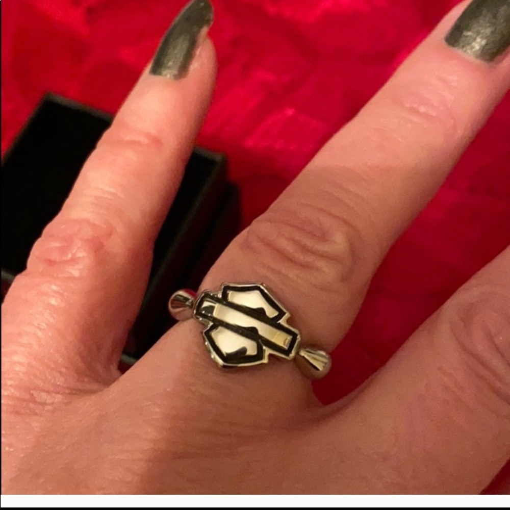 New🔥 HD Shield Women’s Ring - Picture 1 of 3